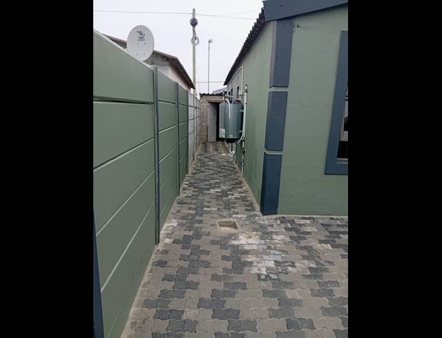 2 BEDROOM FREEHOLD FOR SALE IN GRIFFITHS MXENGE